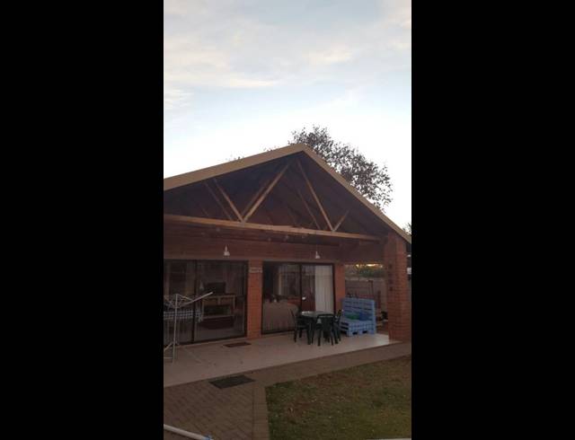 3 BEDROOM HOUSE TO LET IN PELLISSIER